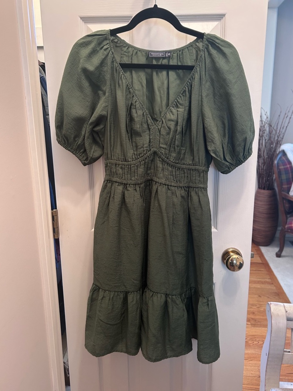 Vineyard Vines Olive Green Mini Dress w/Puff Sleeves & V-Neck. Size XS